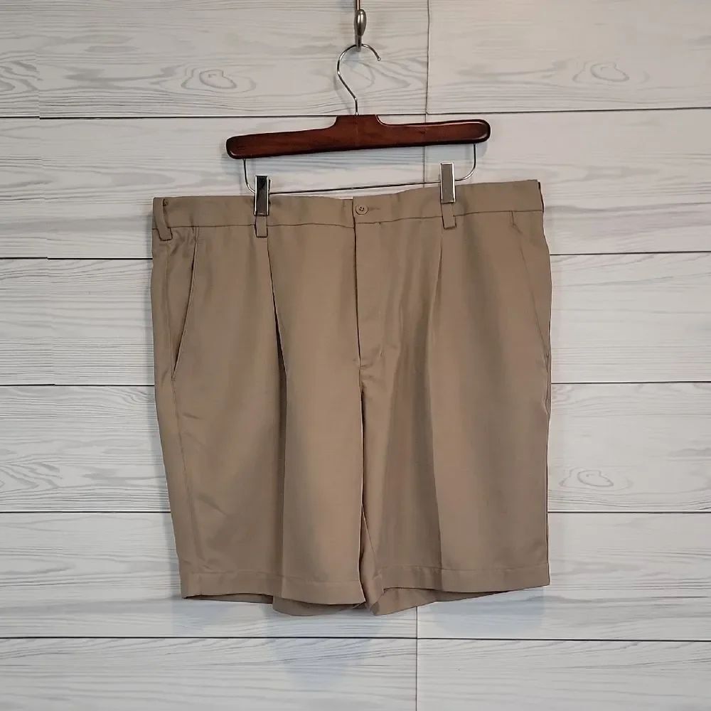 Nike Golf Men's Flat Front Shorts - Tan Size  40